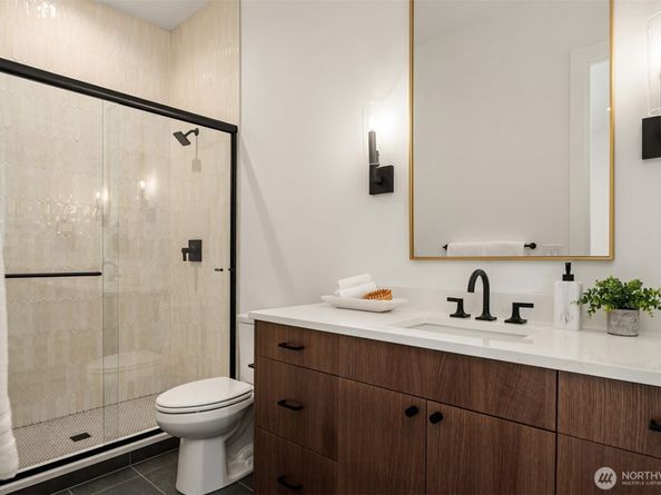 80 159th Place NE, Bellevue WA 98008