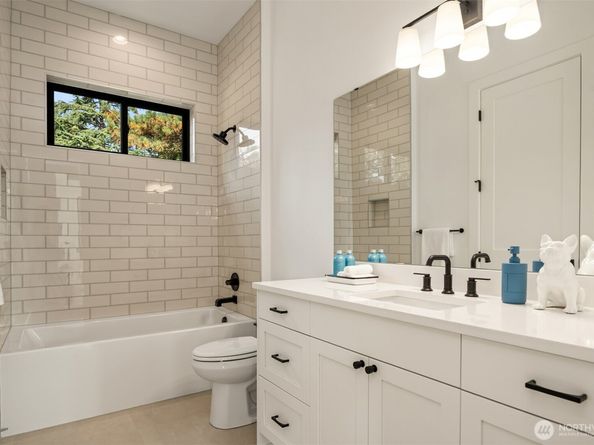 80 159th Place NE, Bellevue WA 98008