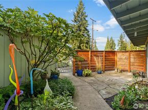 14405 SE 14th St, Bellevue WA 98007