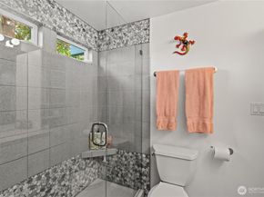 14405 SE 14th St, Bellevue WA 98007