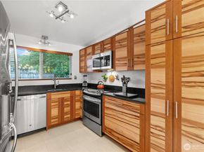 14405 SE 14th St, Bellevue WA 98007
