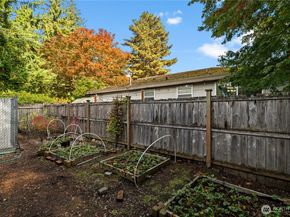14405 SE 14th St, Bellevue WA 98007