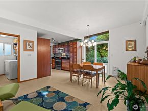 14405 SE 14th St, Bellevue WA 98007