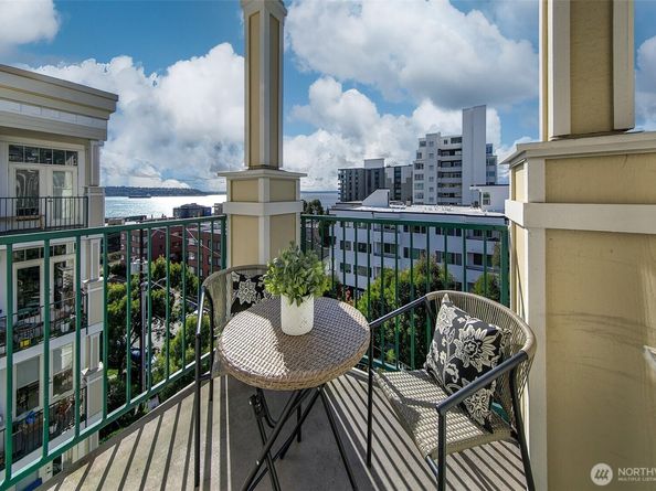 530 4th Avenue W 502, Seattle WA 98119