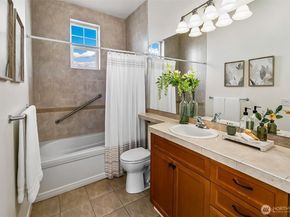530 4th Avenue W 502, Seattle WA 98119