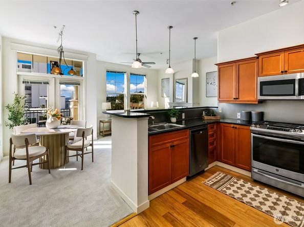 530 4th Avenue W 502, Seattle WA 98119