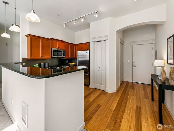 530 4th Avenue W 502, Seattle WA 98119