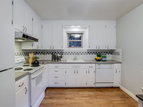 418 Highland Drive 4, Seattle WA 98109