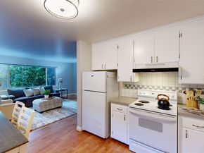 418 Highland Drive 4, Seattle WA 98109