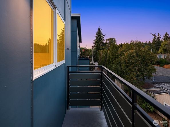 12038 33rd Avenue NE, Seattle WA 98125