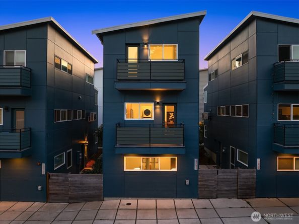 12038 33rd Avenue NE, Seattle WA 98125