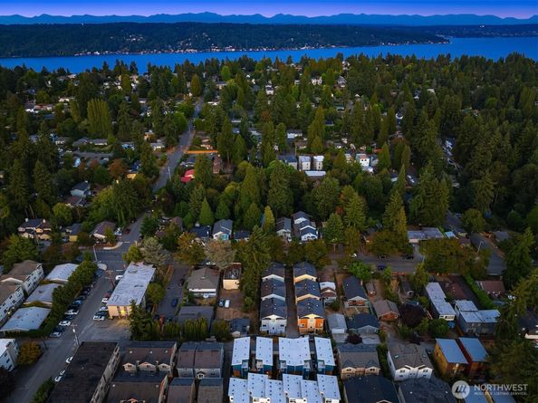 12038 33rd Avenue NE, Seattle WA 98125