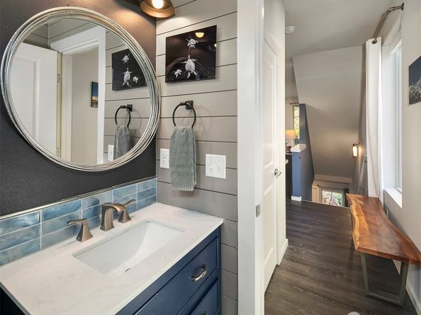 9714 11th Avenue SW, Seattle WA 98106