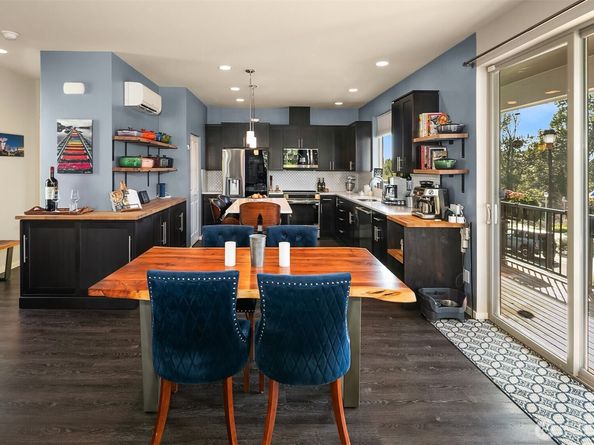 9714 11th Avenue SW, Seattle WA 98106