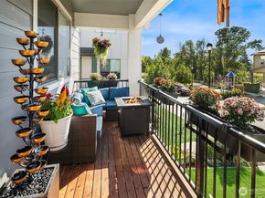 9714 11th Avenue SW, Seattle WA 98106