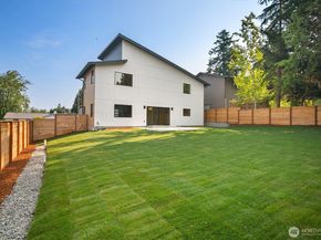 1429 S 259th Street, Des Moines WA 98198