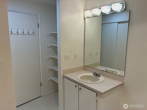 21301 52nd Avenue W B111, Mountlake Terrace WA 98043