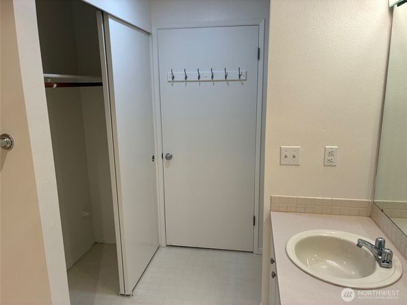 21301 52nd Avenue W B111, Mountlake Terrace WA 98043