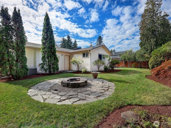 10442 NE 142nd Street, Kirkland WA 98034