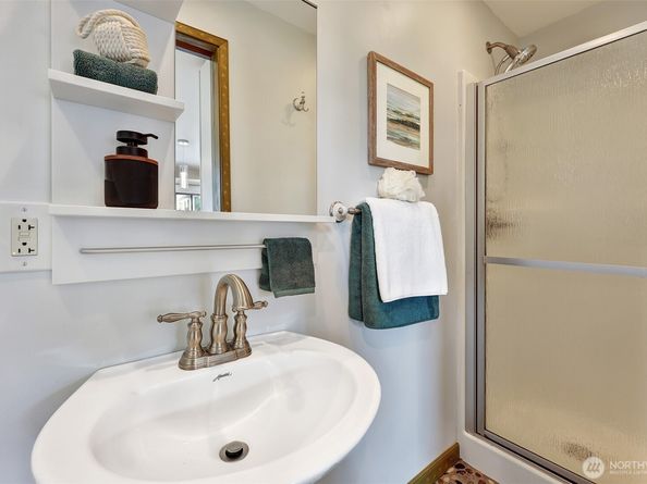 10442 NE 142nd Street, Kirkland WA 98034