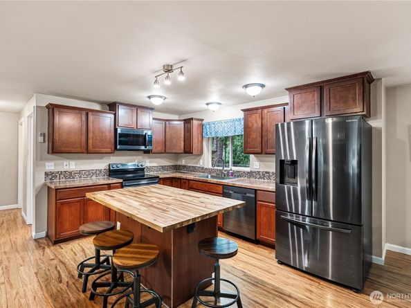 13512 NW Coho Run, Bremerton WA 98312