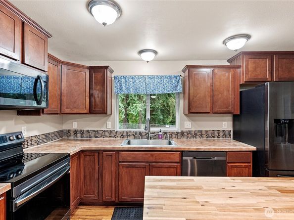 13512 NW Coho Run, Bremerton WA 98312