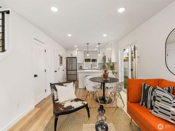 818 B S Sullivan Street, Seattle WA 98108