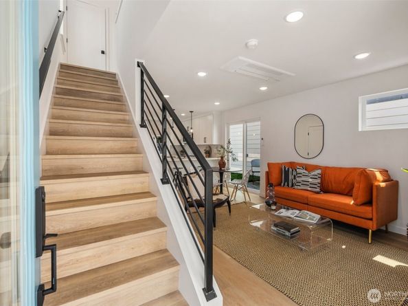 818 B S Sullivan Street, Seattle WA 98108