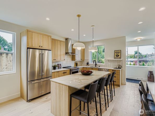 8810 41st Avenue SW, Seattle WA 98136