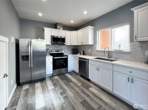 6707 Aurora Avenue N, Seattle WA 98103