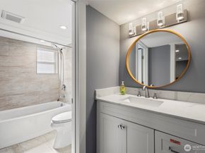 6707 Aurora Avenue N, Seattle WA 98103