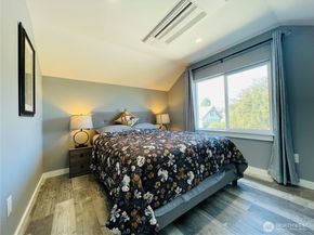6707 Aurora Avenue N, Seattle WA 98103
