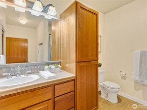 6015 Phinney Avenue N 402, Seattle WA 98103