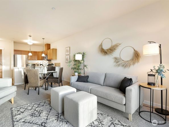 6015 Phinney Avenue N 402, Seattle WA 98103