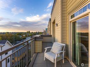 6015 Phinney Avenue N 402, Seattle WA 98103