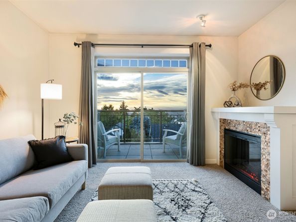 6015 Phinney Avenue N 402, Seattle WA 98103