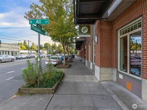 6015 Phinney Avenue N 402, Seattle WA 98103