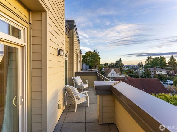 6015 Phinney Avenue N 402, Seattle WA 98103