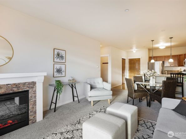 6015 Phinney Avenue N 402, Seattle WA 98103