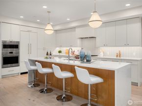 317 5th Avenue 103, Kirkland WA 98033