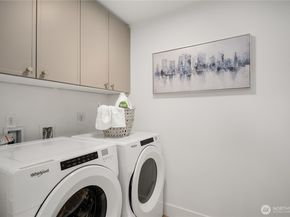 317 5th Avenue 103, Kirkland WA 98033