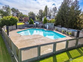 2502 Canterbury Lane E 406, Seattle WA 98112