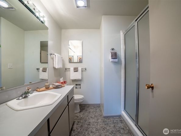 2502 Canterbury Lane E 406, Seattle WA 98112