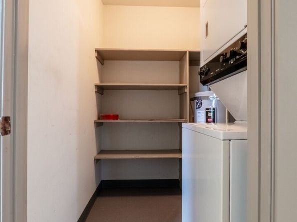 2502 Canterbury Lane E 406, Seattle WA 98112