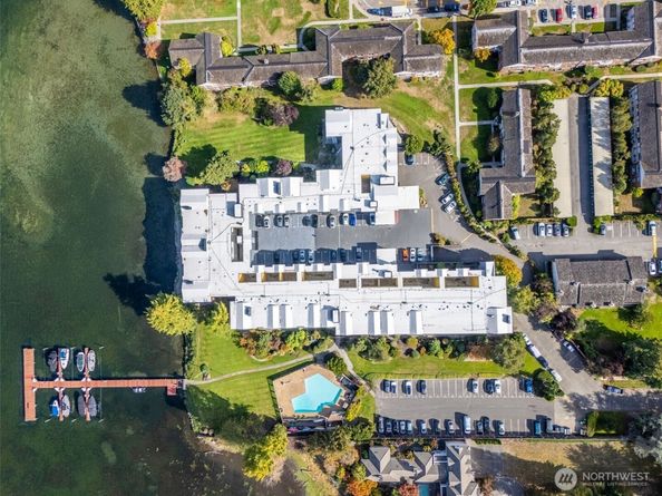 2502 Canterbury Lane E 406, Seattle WA 98112