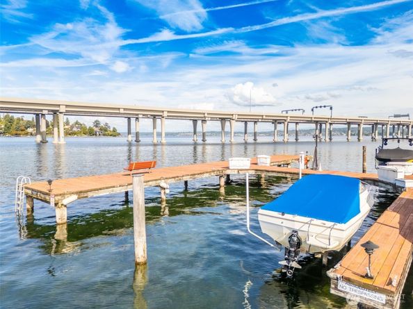 2502 Canterbury Lane E 406, Seattle WA 98112