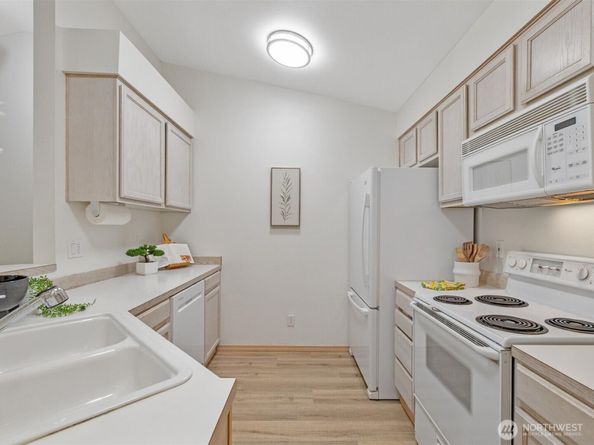 5620 14th Drive W Q 305, Everett WA 98203