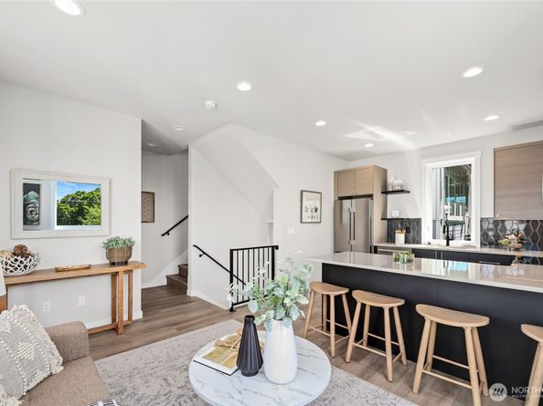 2817 Franklin Avenue E B, Seattle WA 98102