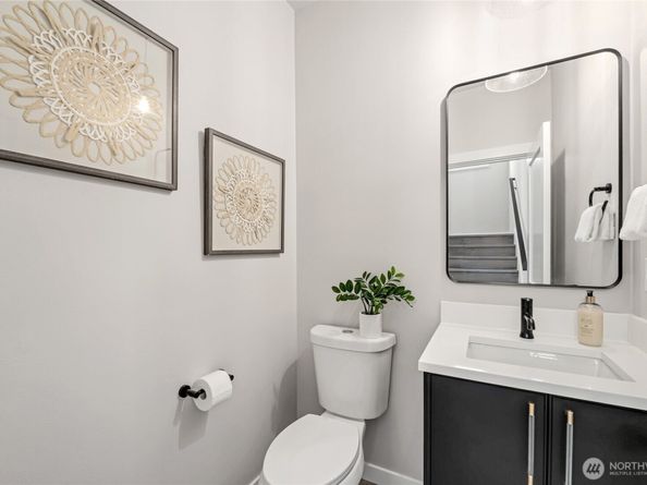 2817 Franklin Avenue E B, Seattle WA 98102