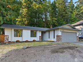 1210 NW Huckle Drive, Bremerton WA 98311